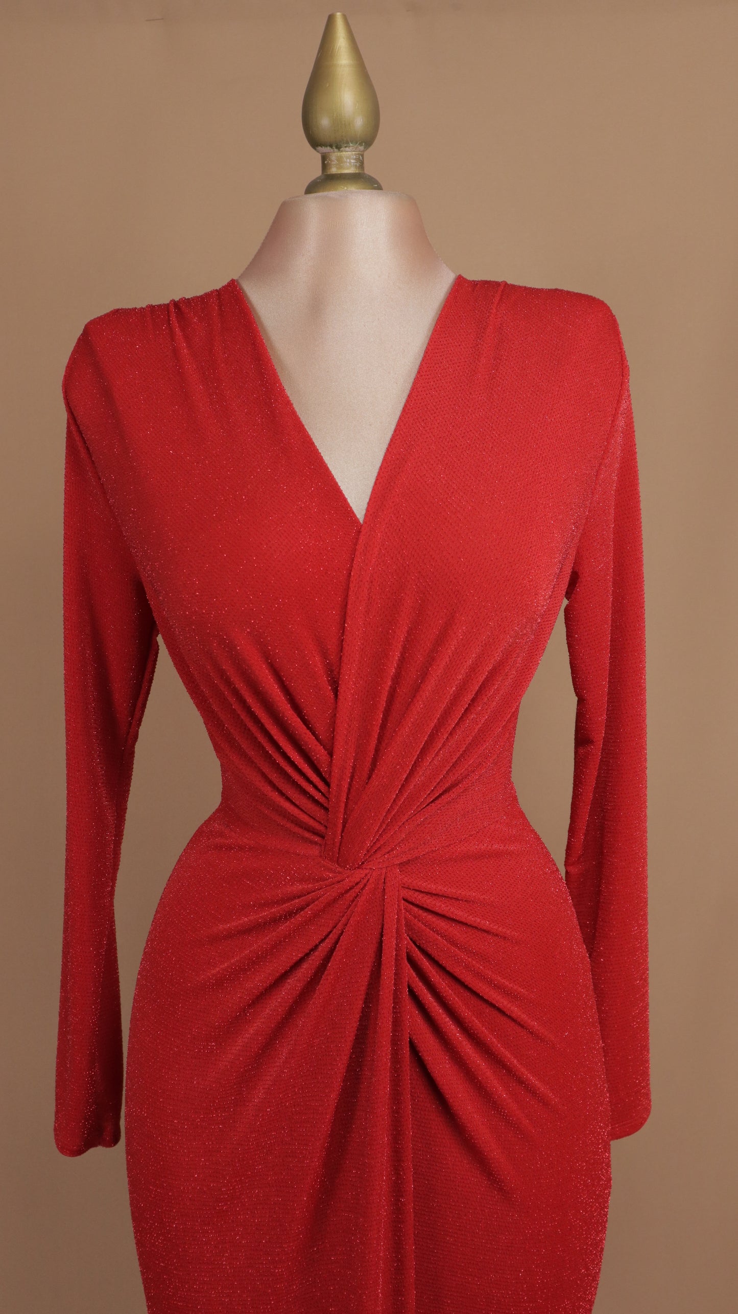 Vestido largo con destello y manga larga