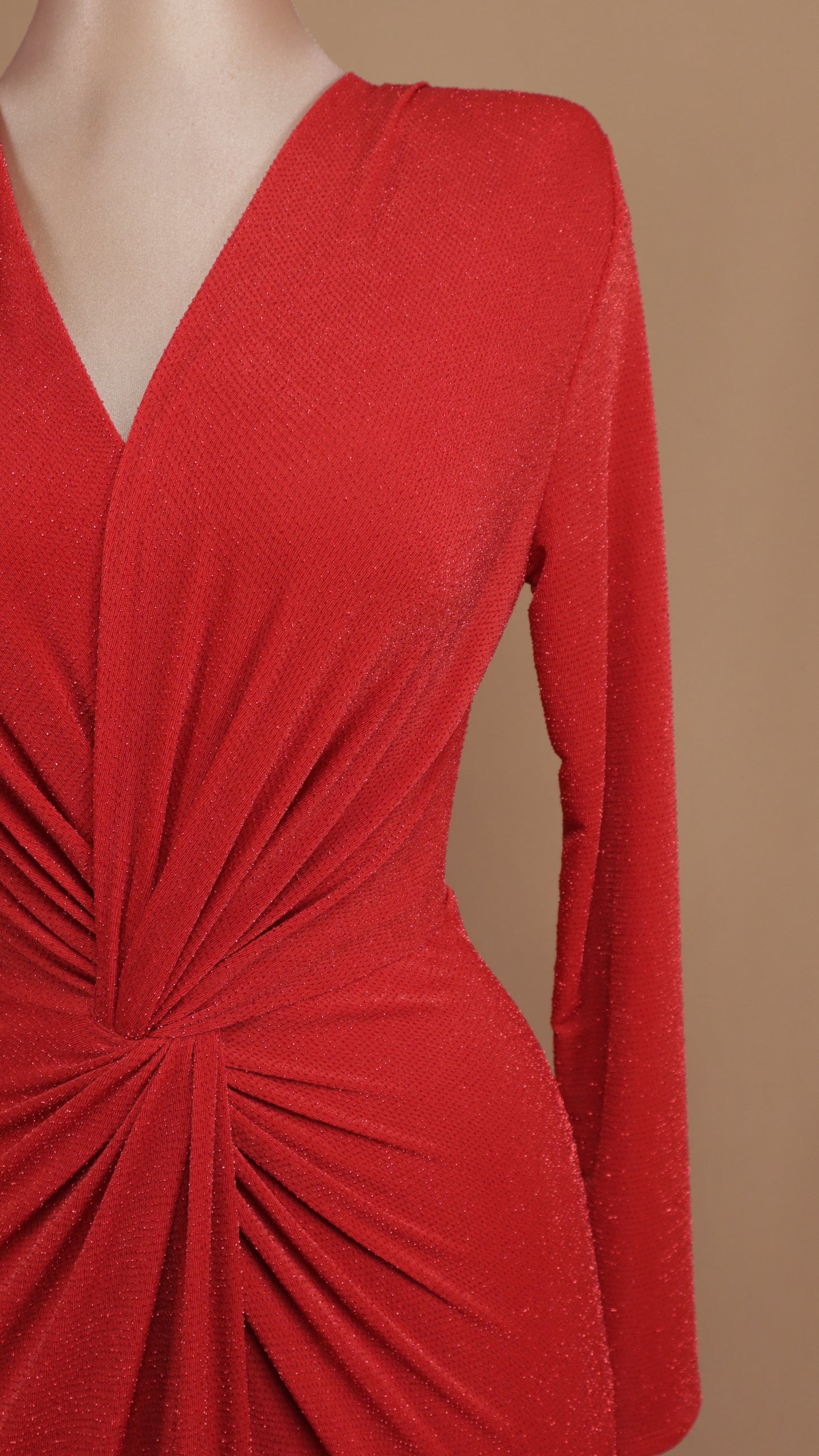 Vestido largo con destello y manga larga