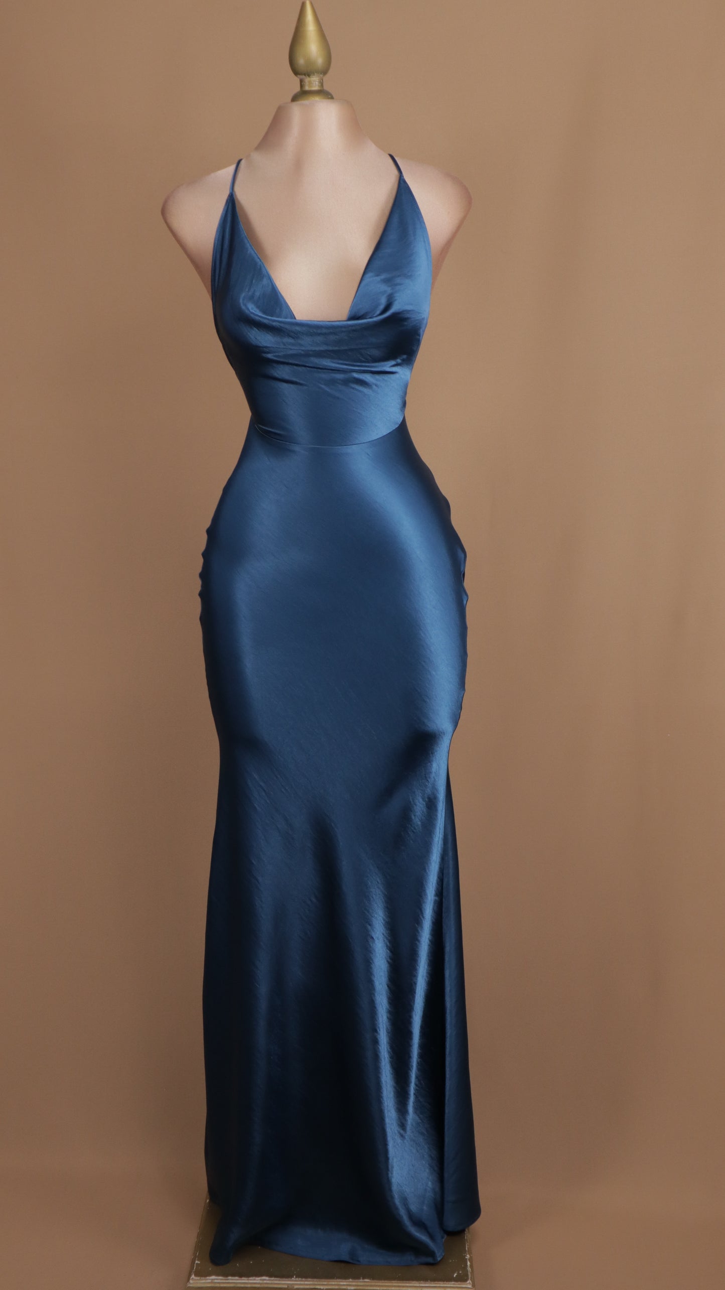 Vestido largo escote en la espalda