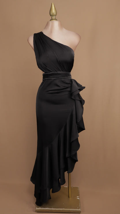 Vestido asimétrico con escarola en falda