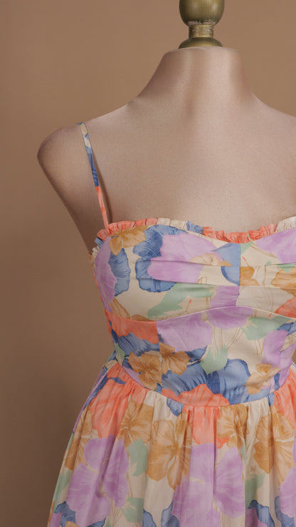 Vestido maxi estampado con escote en la espalda