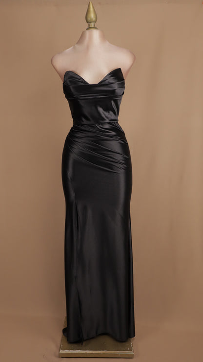 Vestido largo satinado de licra estraple