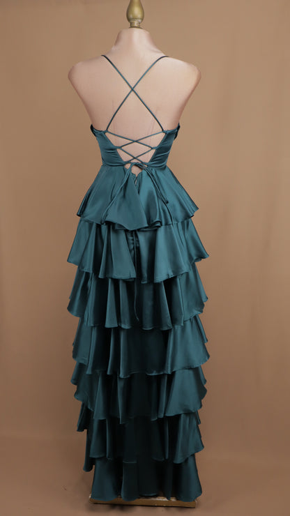 Vestido largo con olanes en falda