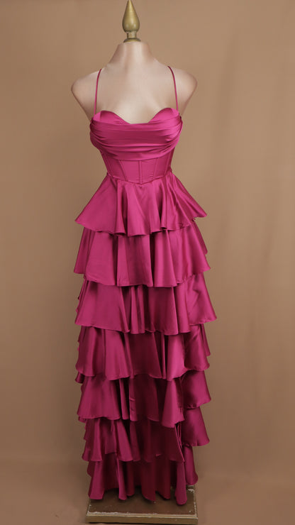 Vestido largo con olanes en falda