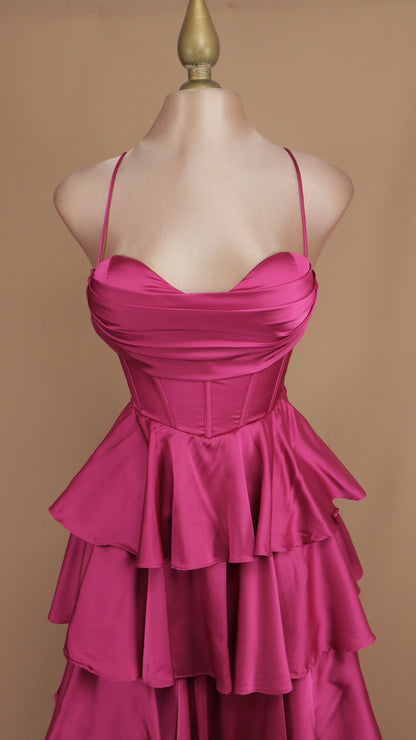 Vestido largo con olanes en falda