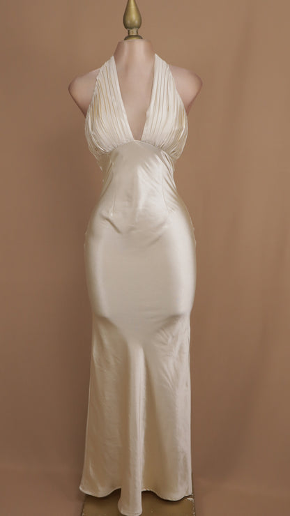 Vestido largo cuello halter plisado