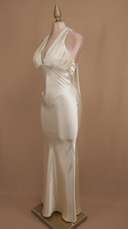 Vestido largo cuello halter plisado