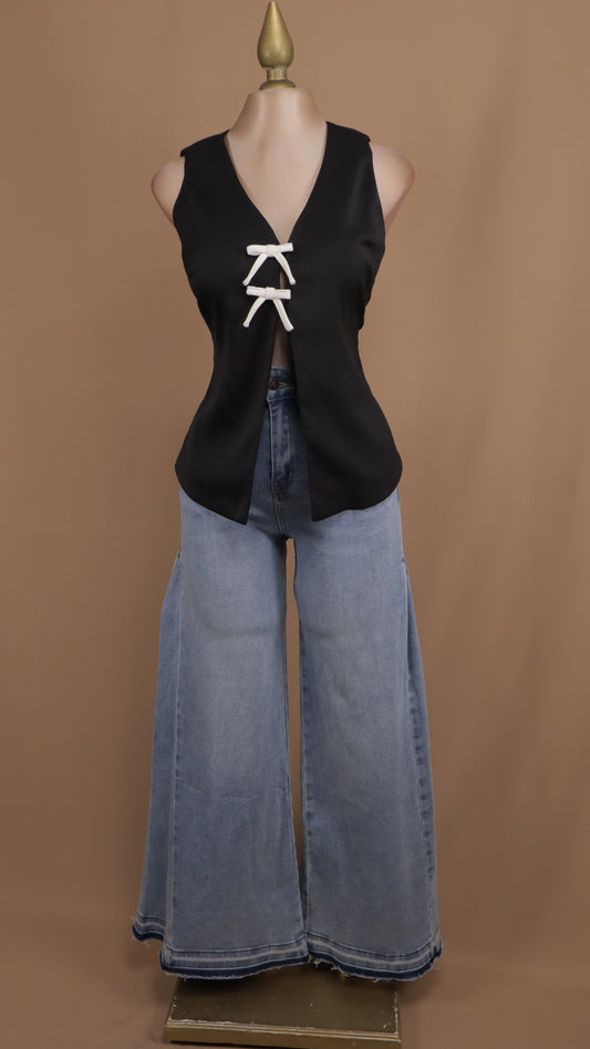 Pantalón de mezclilla deslavado pata ancha