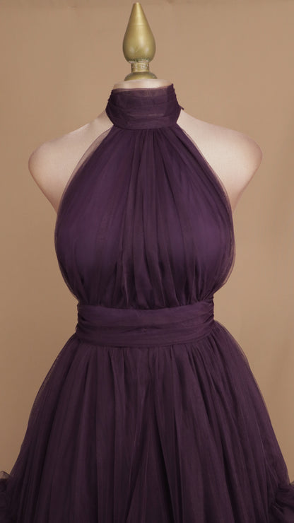 Vestido largo de tul con cuello halter
