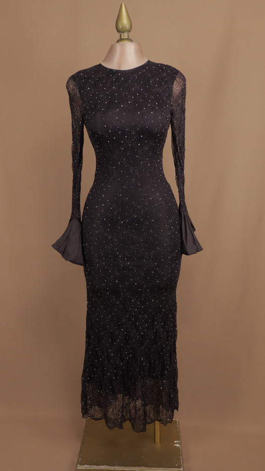Vestido largo manga larga de encaje y pedrería