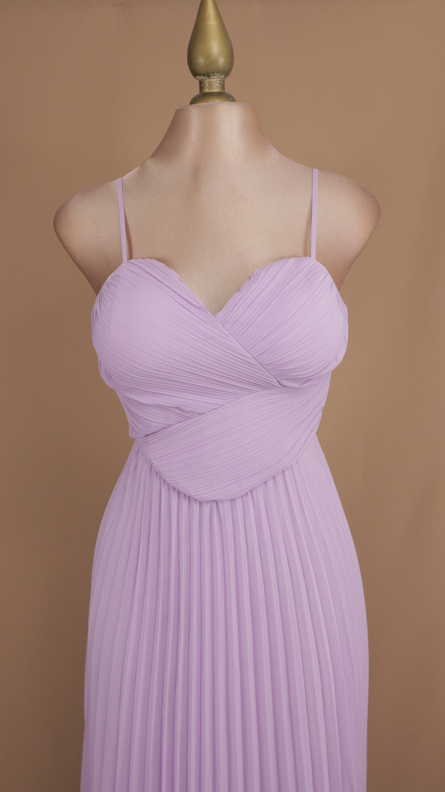 Vestido largo escote corazón plisado