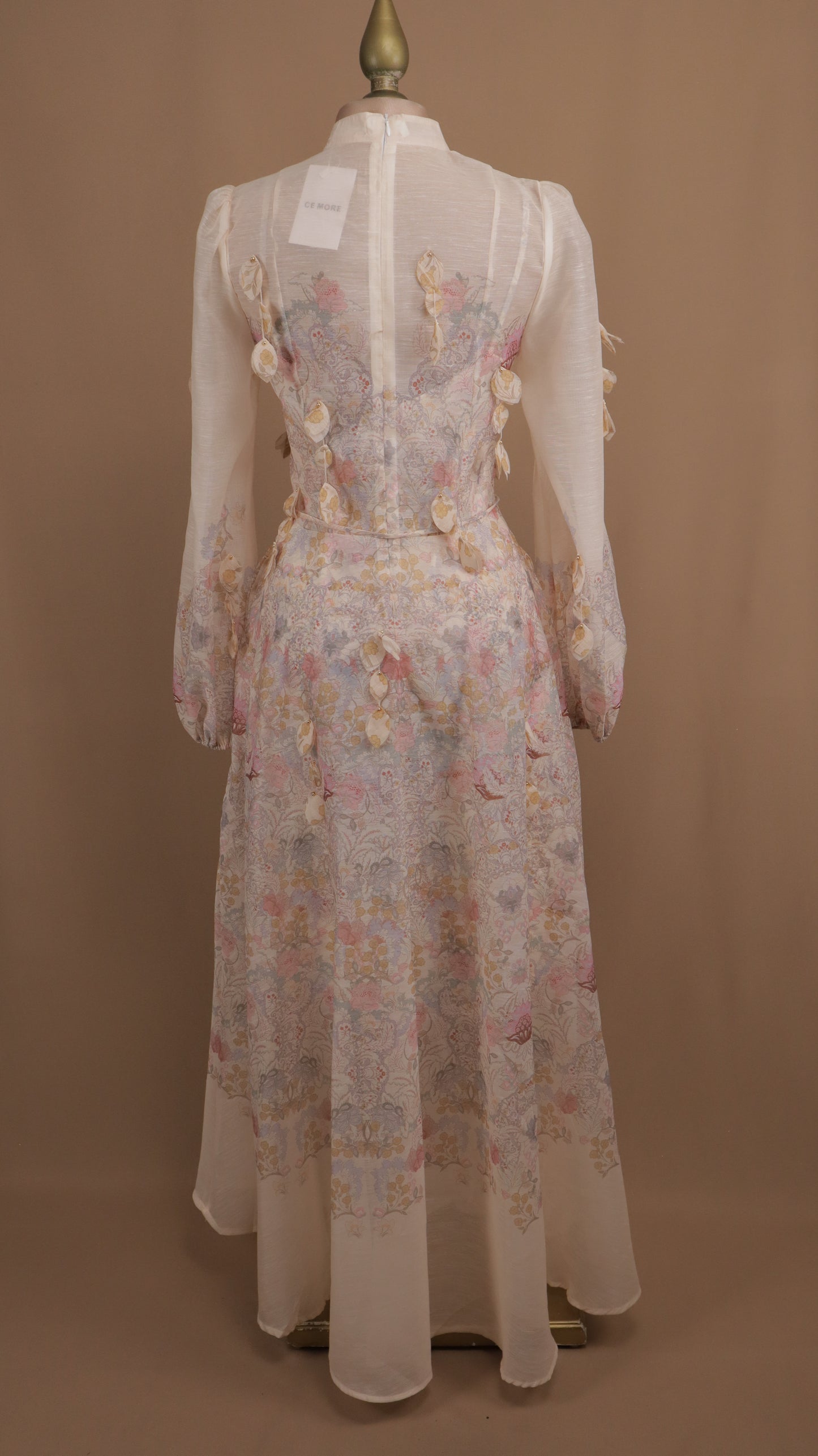 Vestido midi manga larga con aplicación en 3D