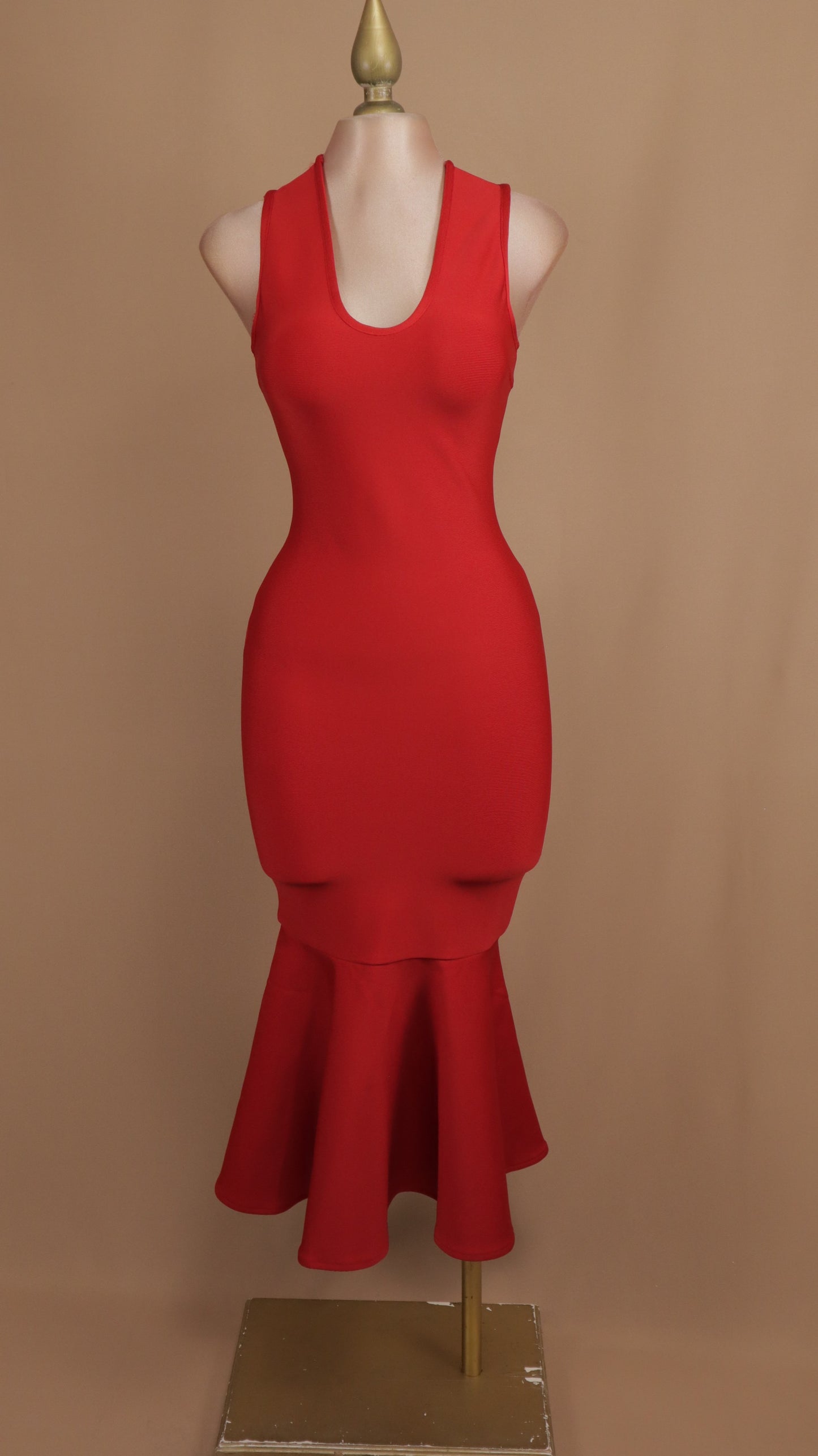 Vestido midi de bandage con escote cruzado en la espalda