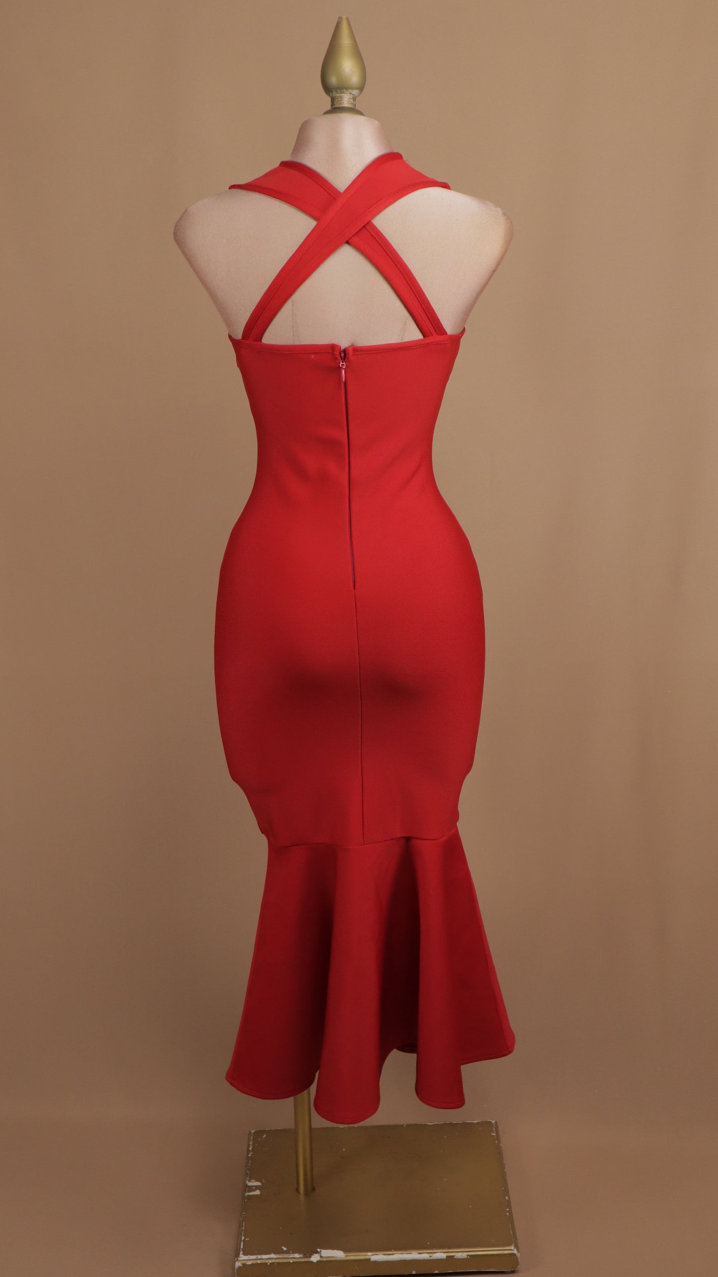 Vestido midi de bandage con escote cruzado en la espalda