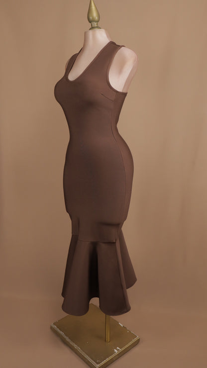 Vestido midi de bandage con escote cruzado en la espalda
