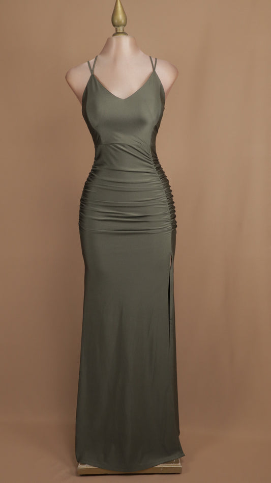 Vestido largo de licra con escote cruzado en la espalda