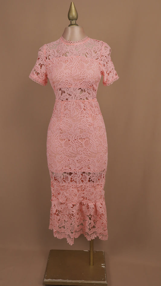 Vestido midi de encaje y manga corta