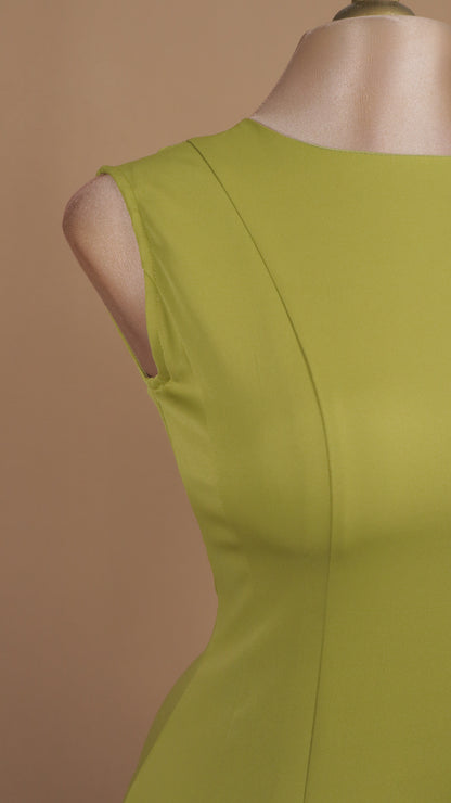 Vestido midi escote resacado