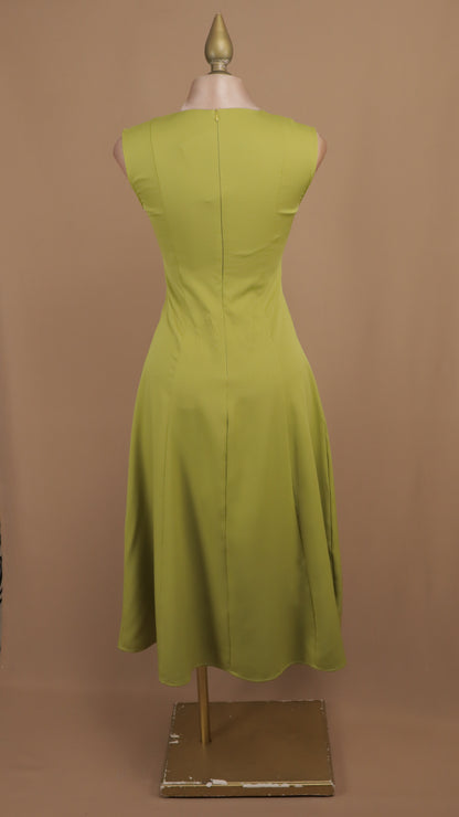 Vestido midi escote resacado