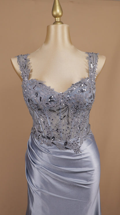 Vestido largo plus size con aplicación y corset