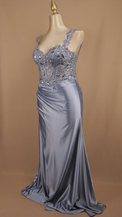 Vestido largo plus size con aplicación y corset