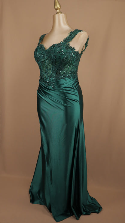 Vestido largo plus size con aplicación y corset