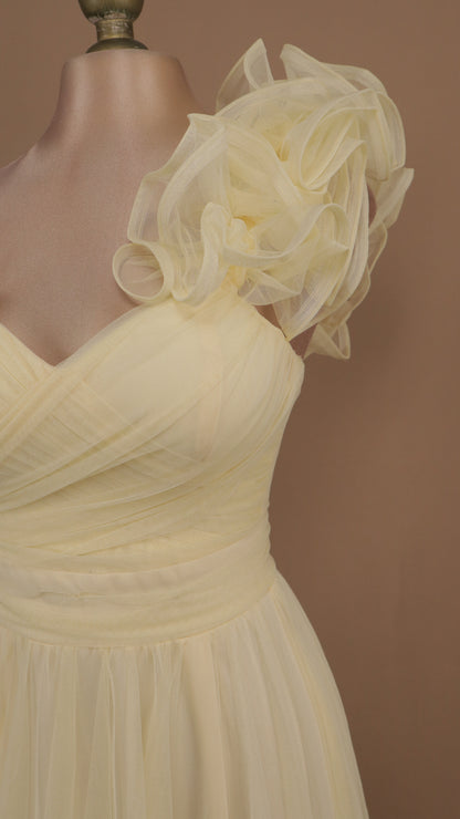 Vestido largo de tul con escote corazón