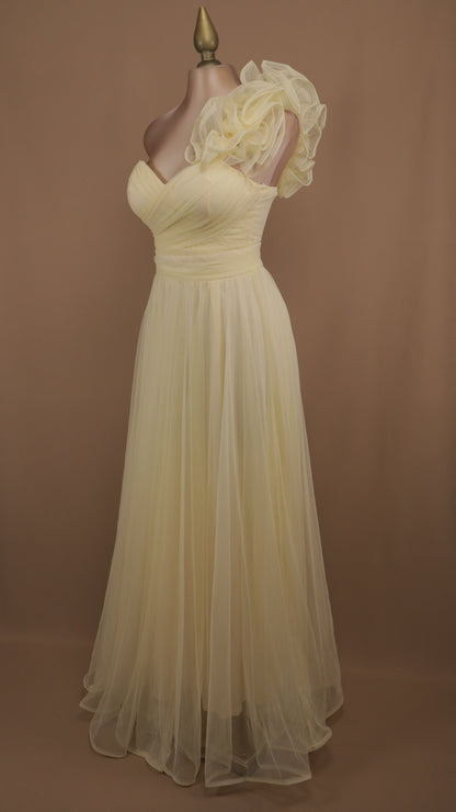 Vestido largo de tul con escote corazón