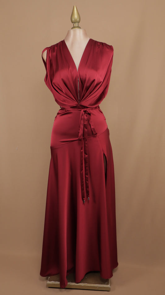 Vestido largo con escote en V y tela satinada