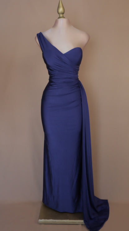 Vestido largo escote asimétrico de licra