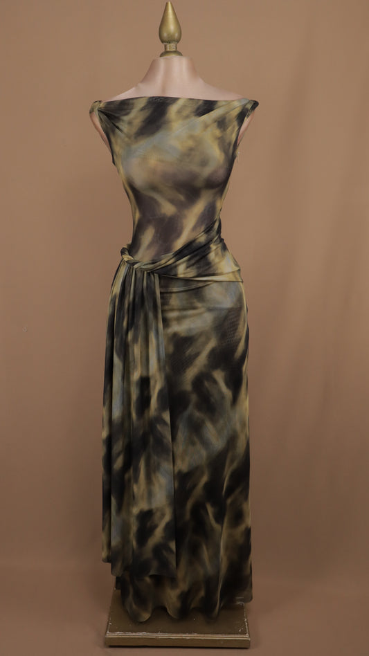 Vestido largo marmoleado asimétrico