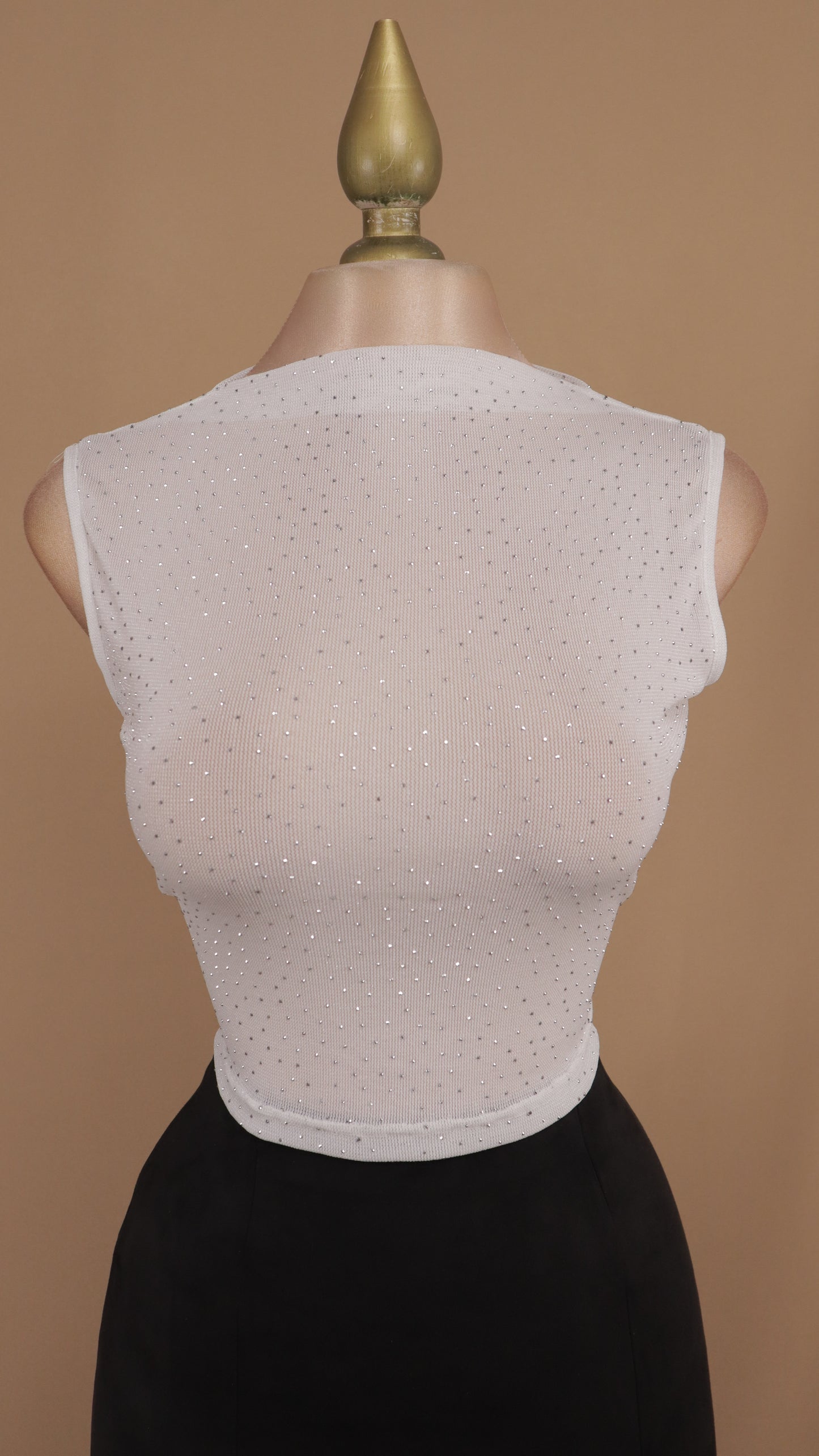 Crop tipo cuello halter con pedrería plata