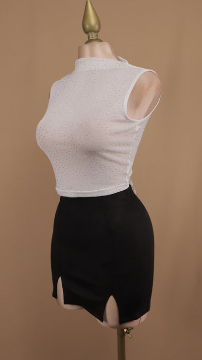 Crop tipo cuello halter con pedrería plata