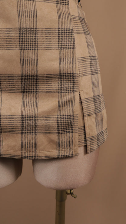 Short-Falda cuadrada con aberturas