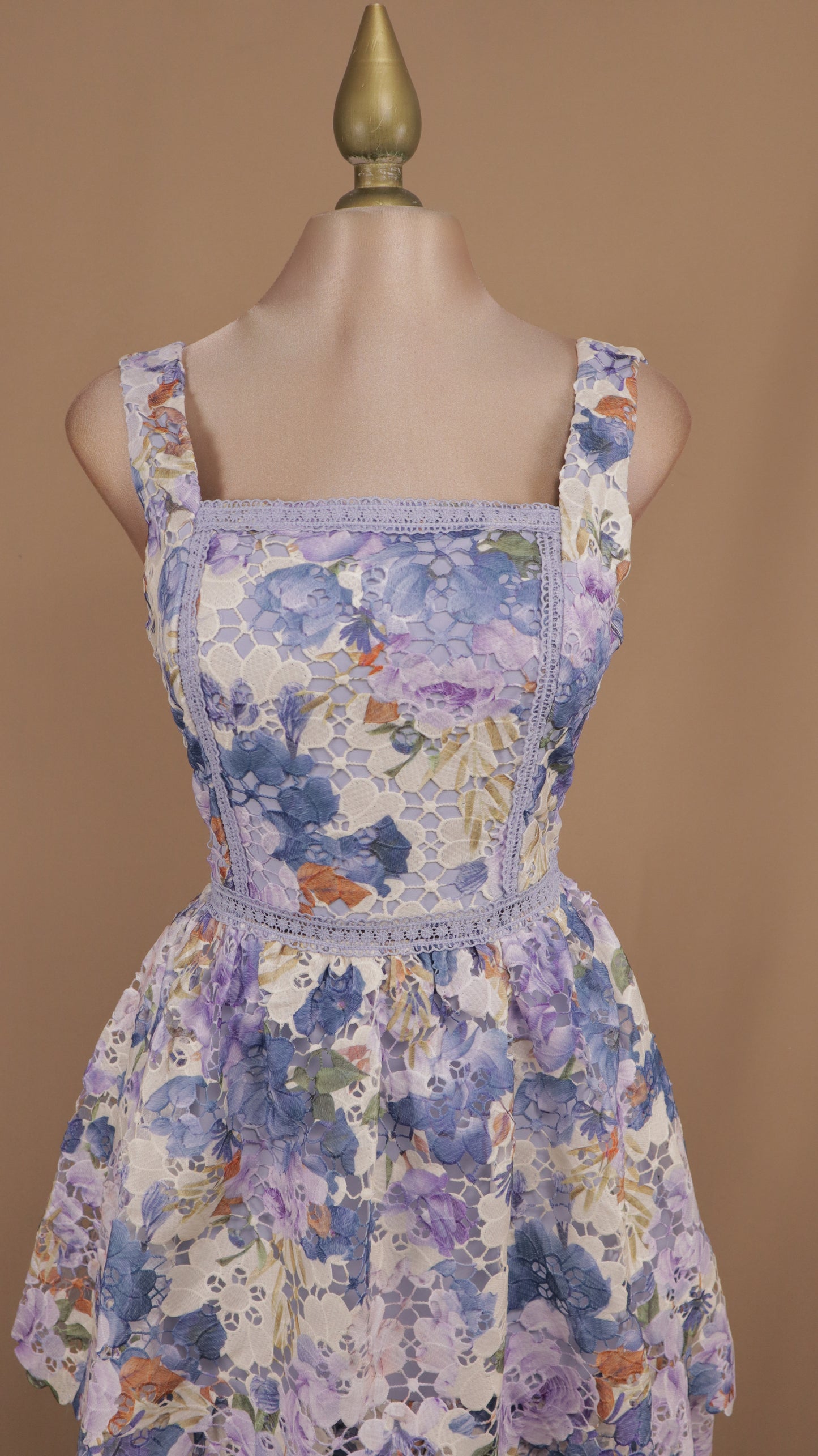 Vestido midi estampado de encaje