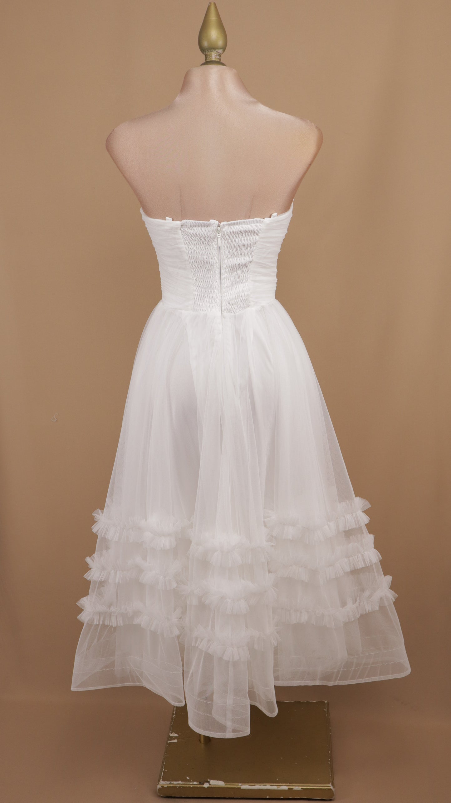 Vestido midi estraple de tul