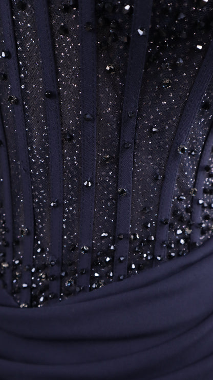 Vestido largo al hombro con aplicación y corte sirena (Copia)