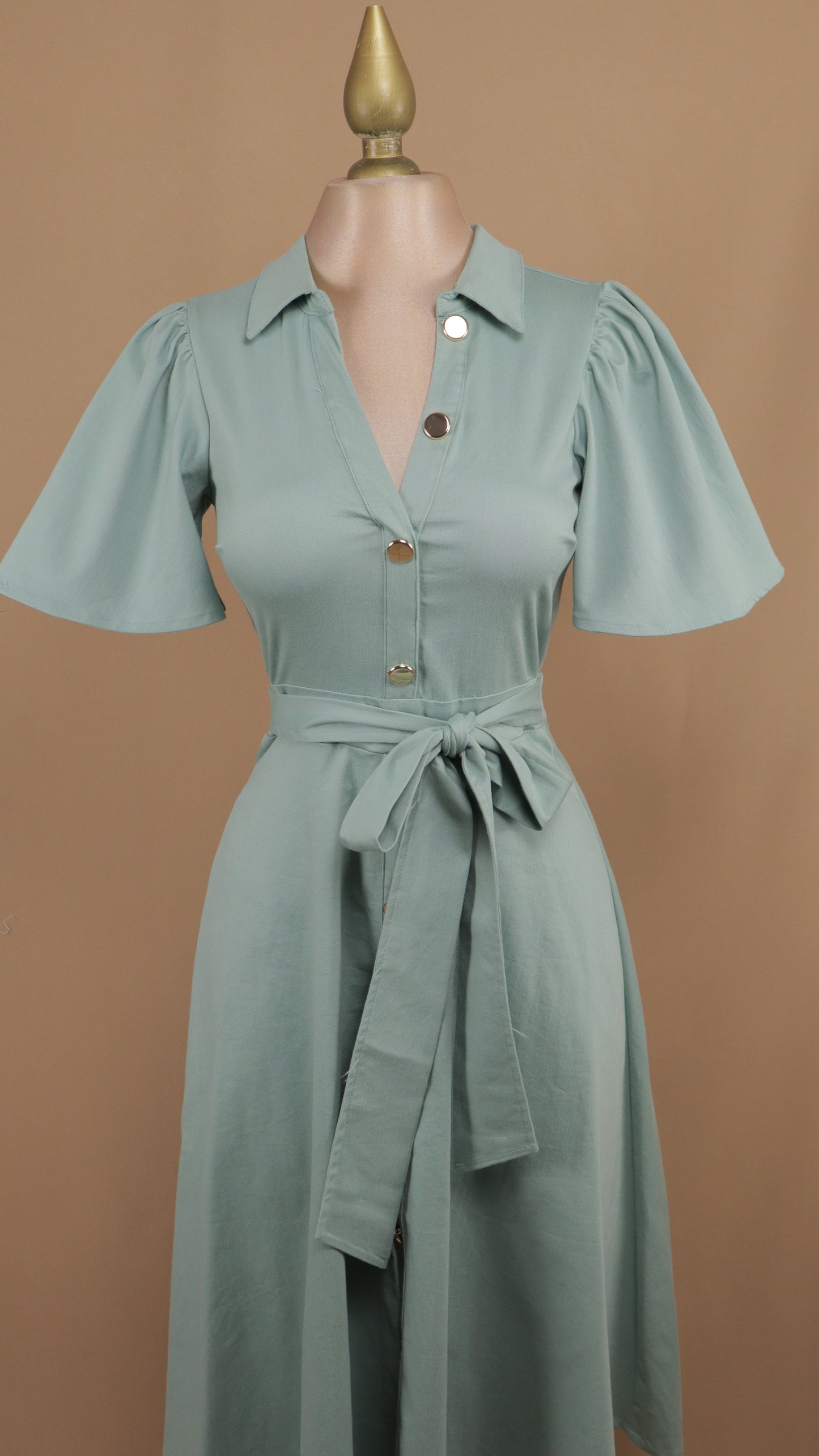 Vestido midi con manga