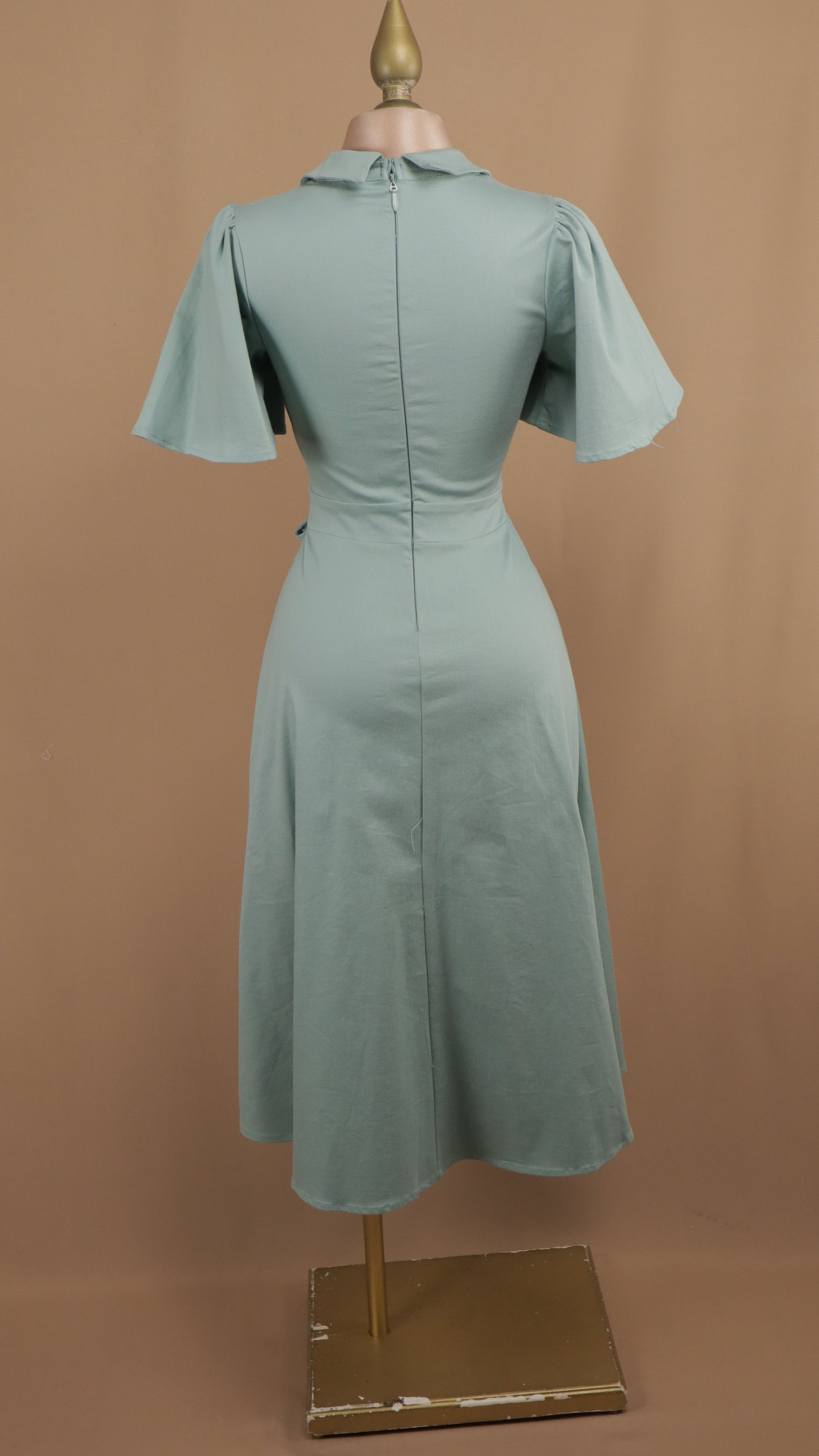 Vestido midi con manga