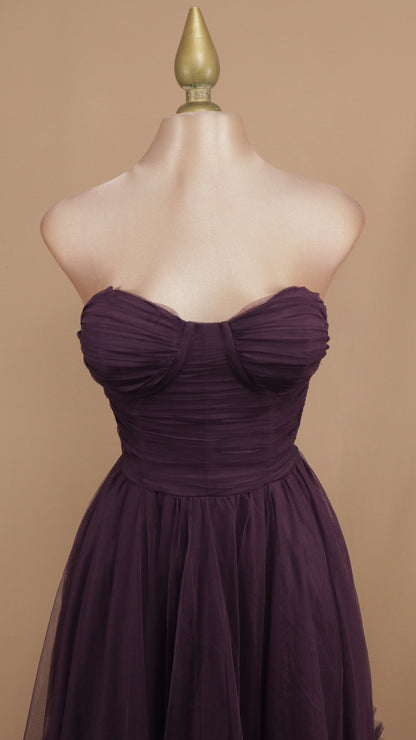 Vestido midi estraple de tul