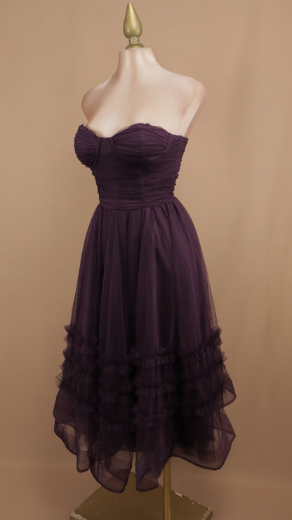 Vestido midi estraple de tul