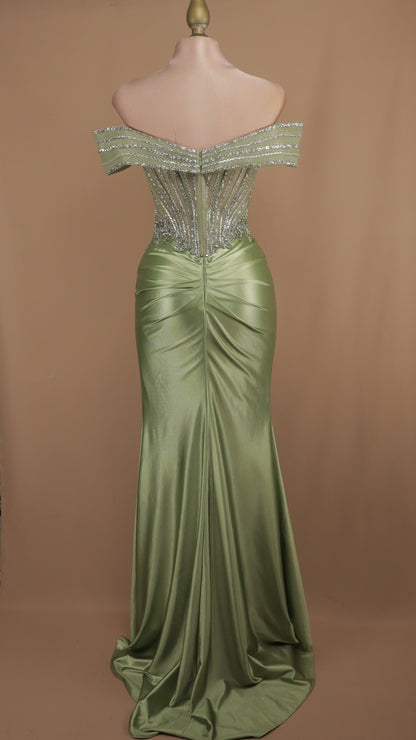 Vestido largo al hombro con aplicación