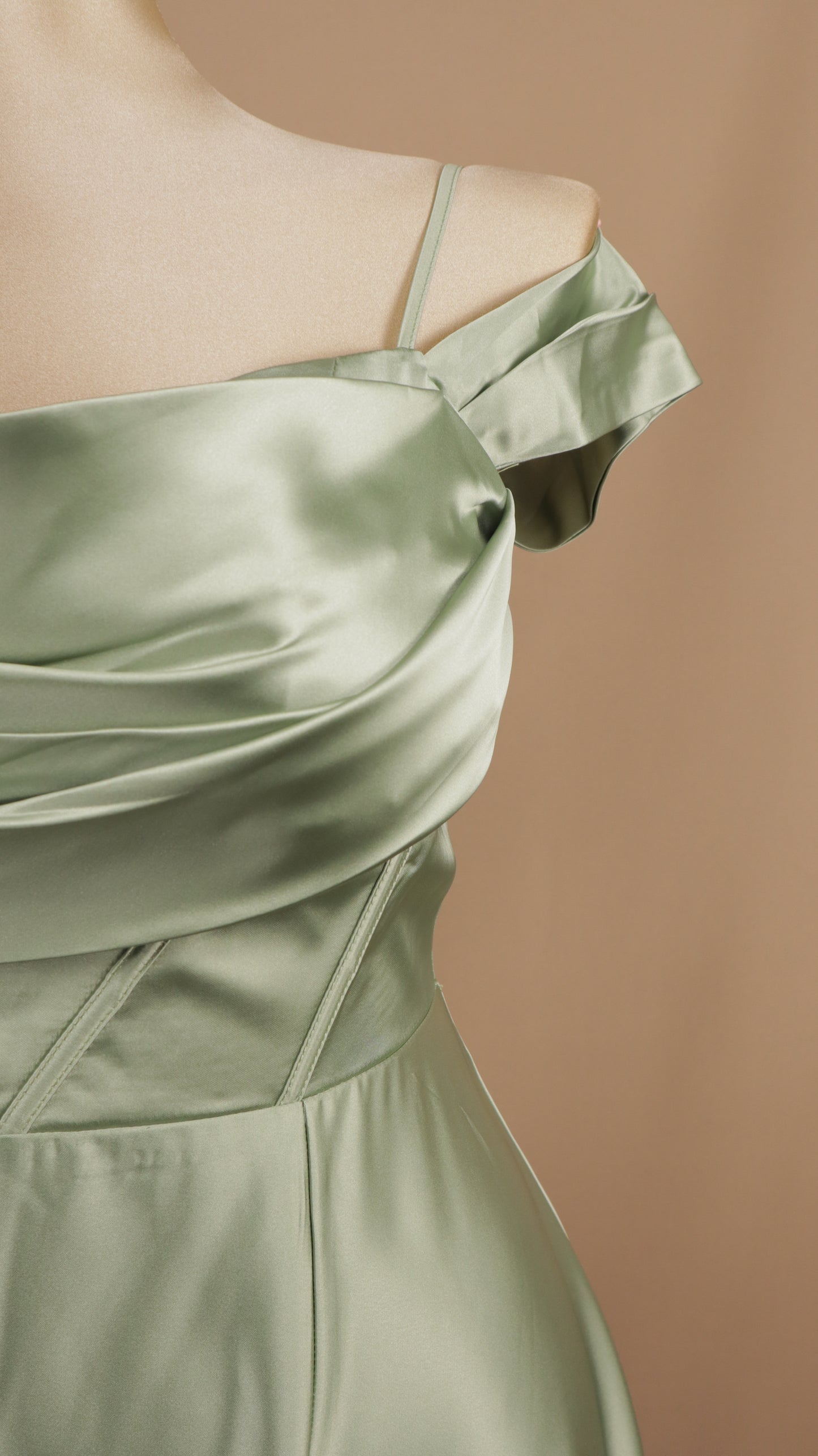 Vestido largo talla extra al hombro con abertura en pierna