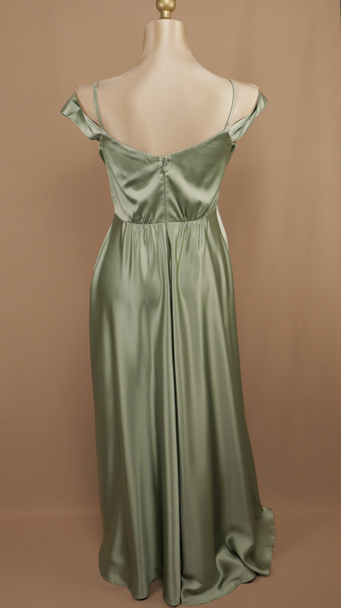 Vestido largo talla extra al hombro con abertura en pierna