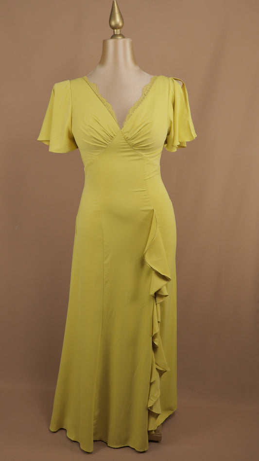 Vestido plus size escote en V con escarola en falda