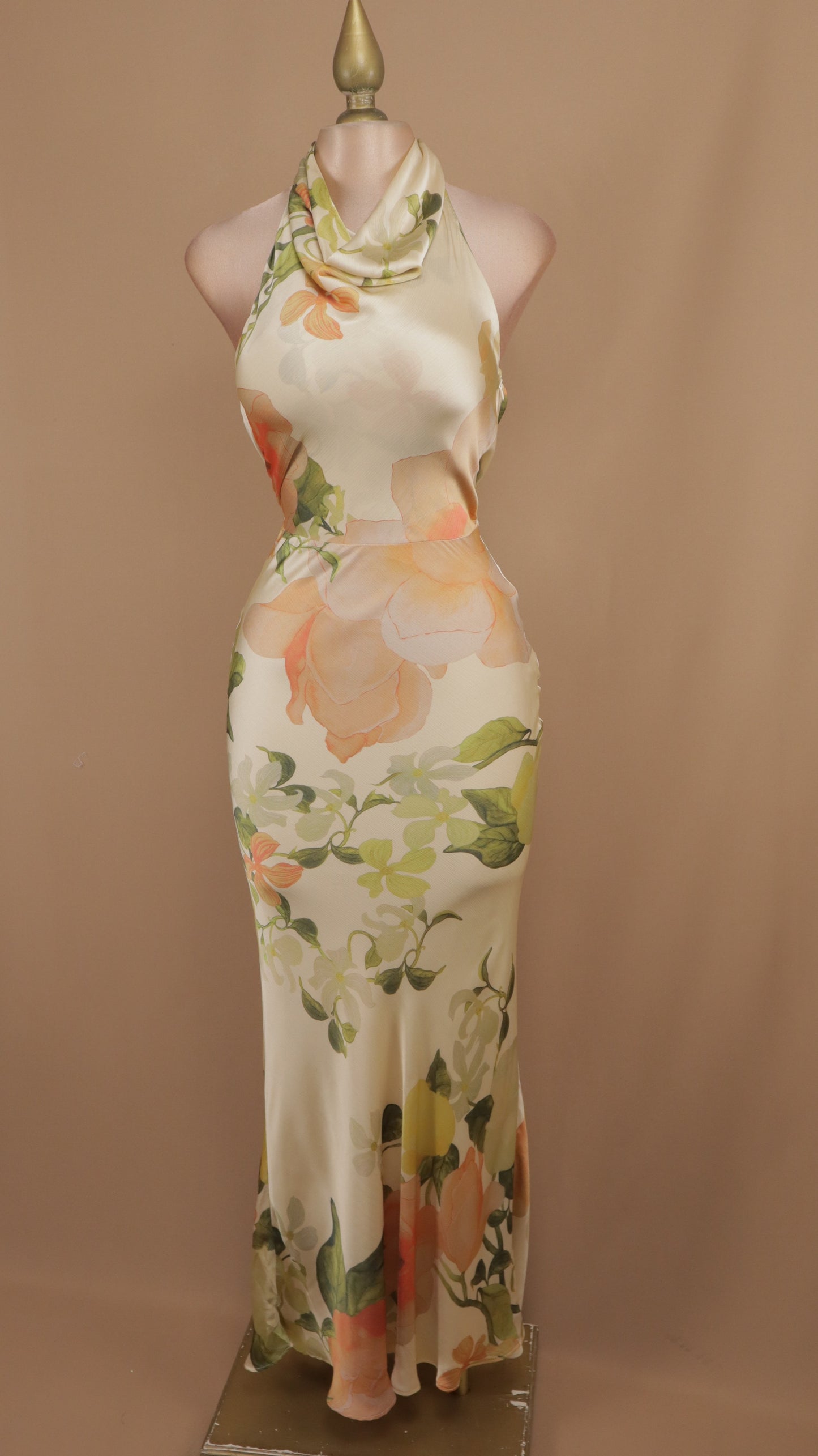 Vestido largo cuello halter estampado