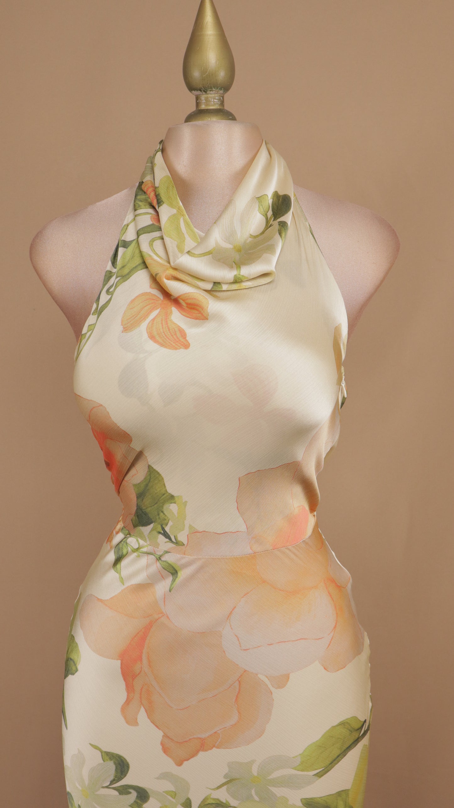 Vestido largo cuello halter estampado