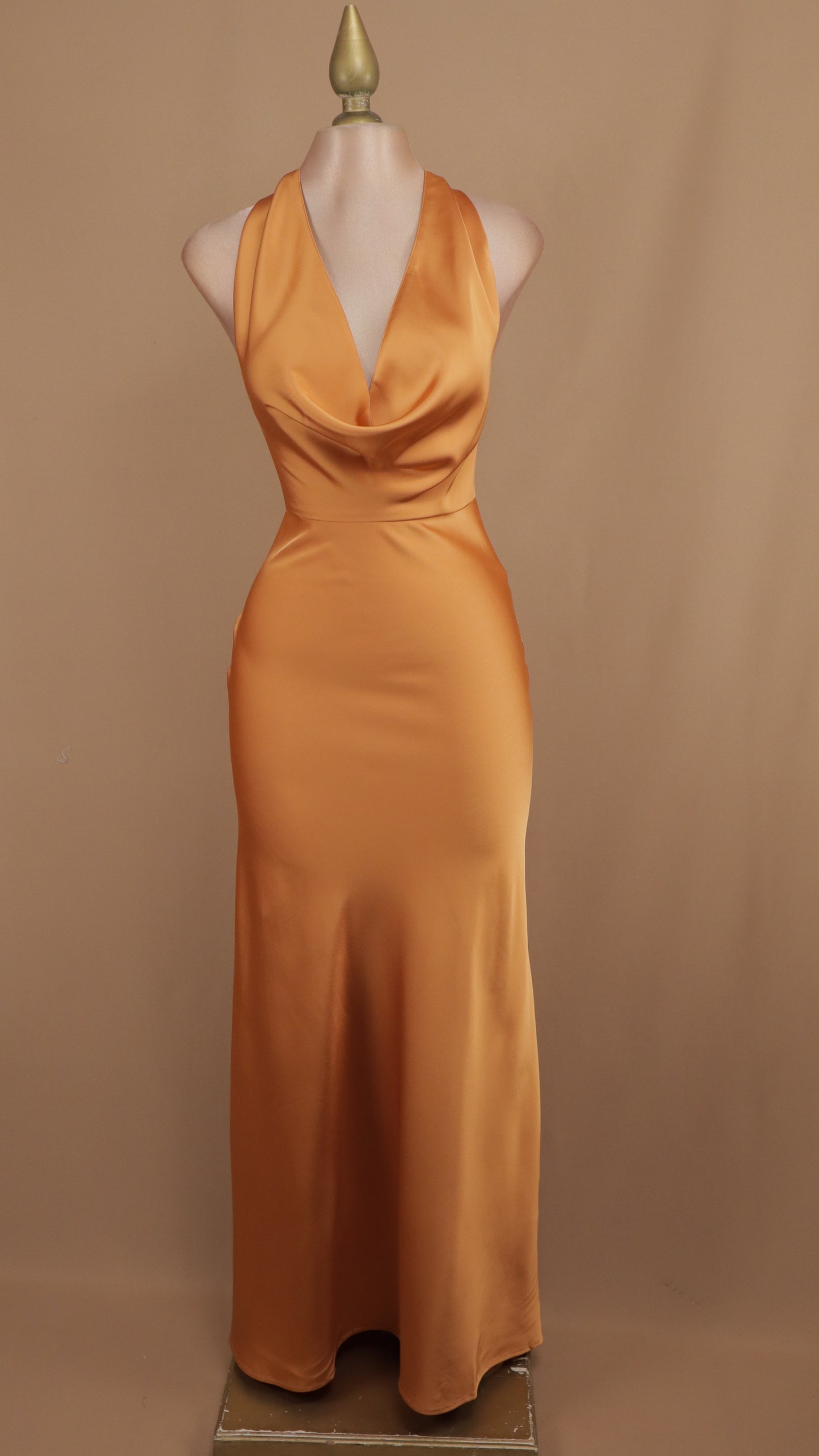 Vestido largo cuello halter