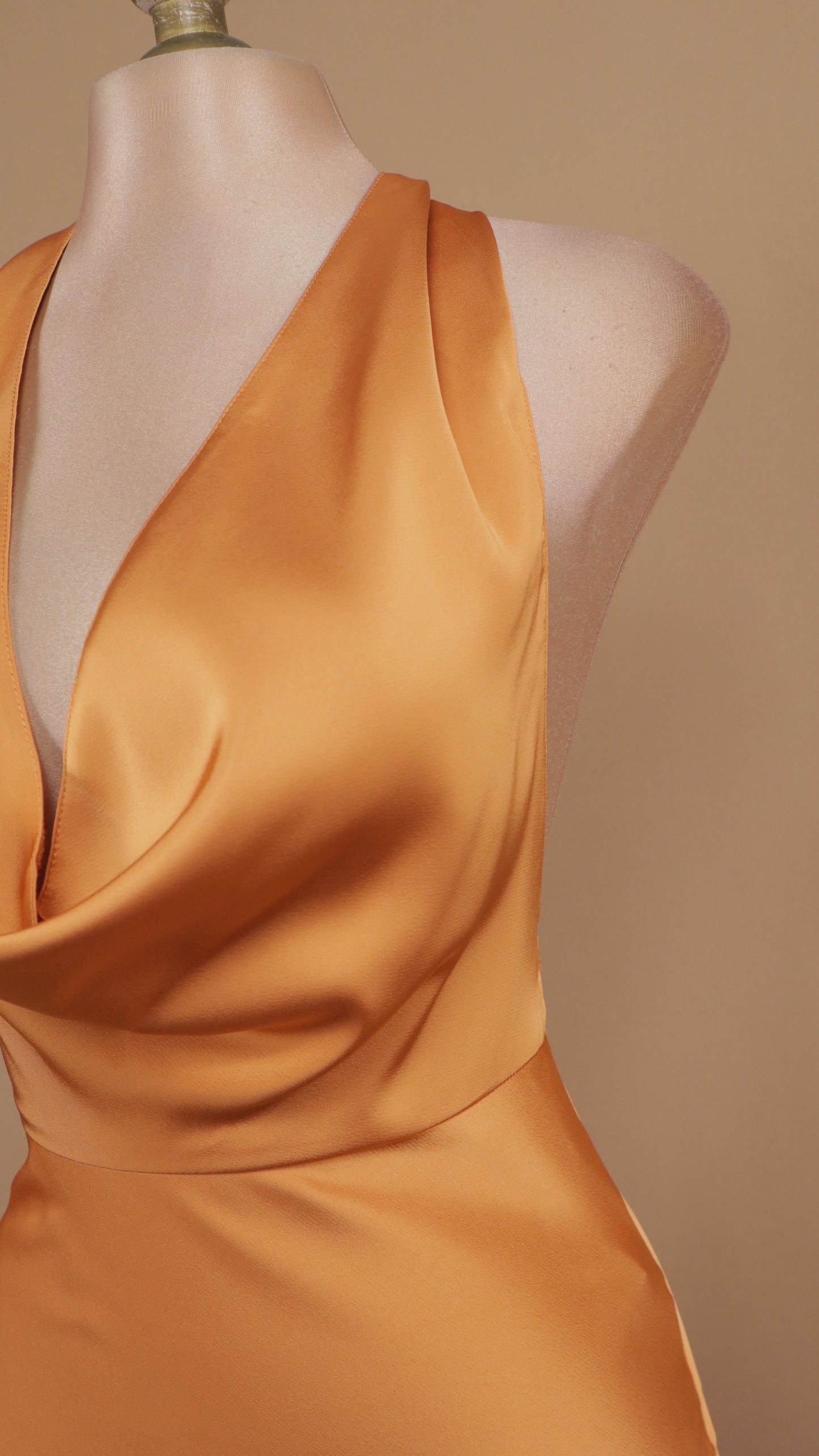 Vestido largo cuello halter