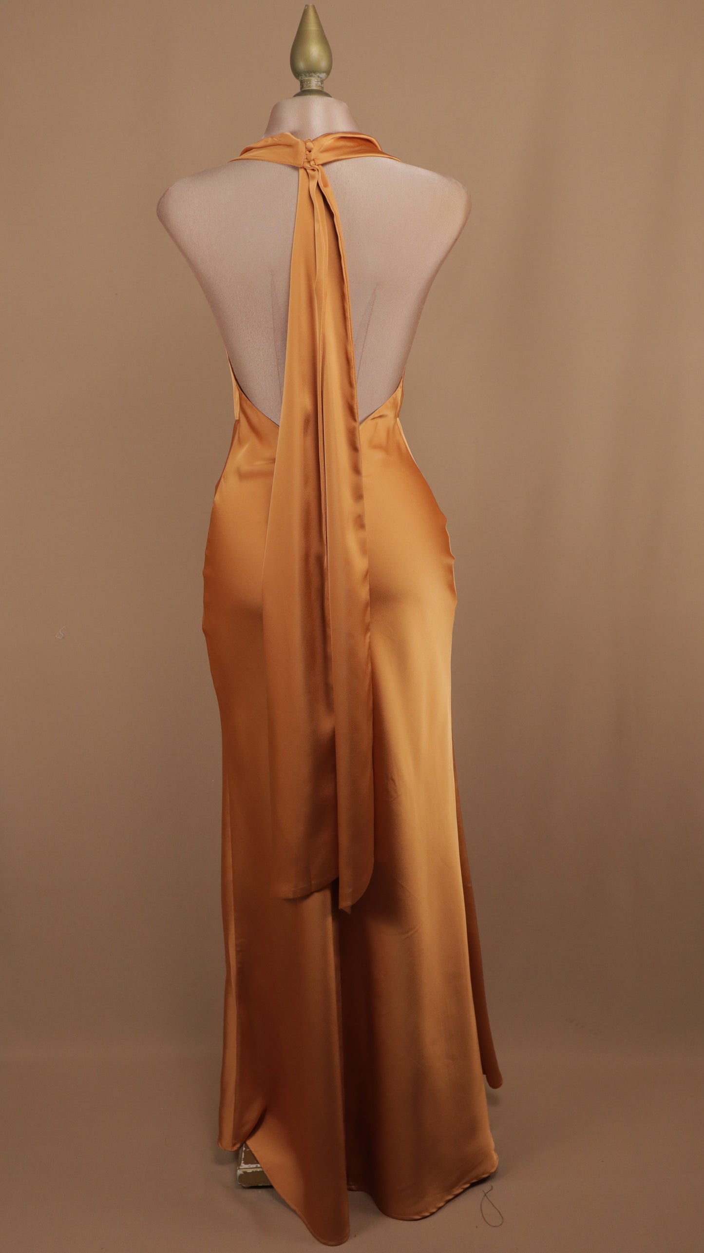 Vestido largo cuello halter